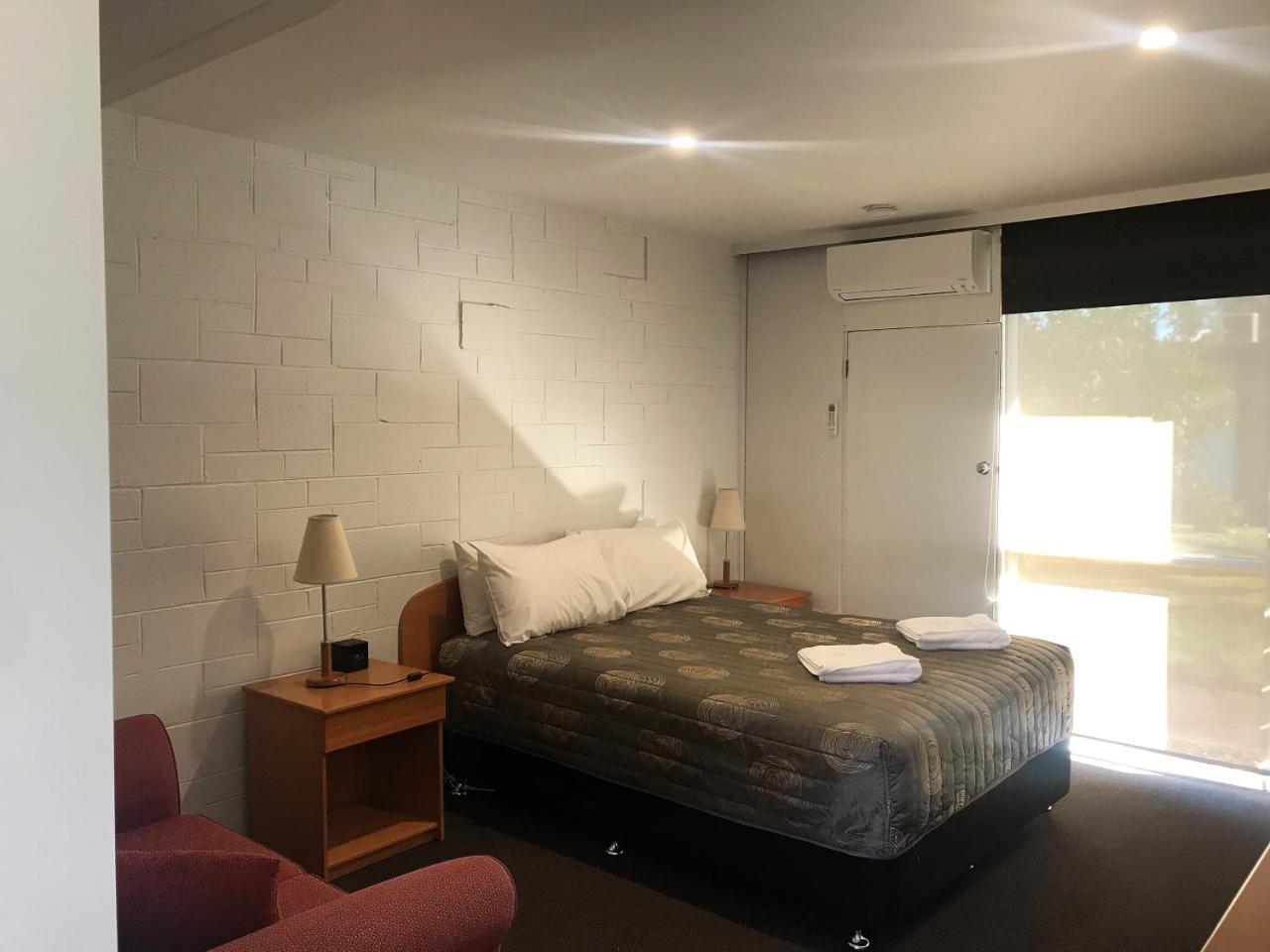 Rubicon Hotel Motel Илдън Екстериор снимка